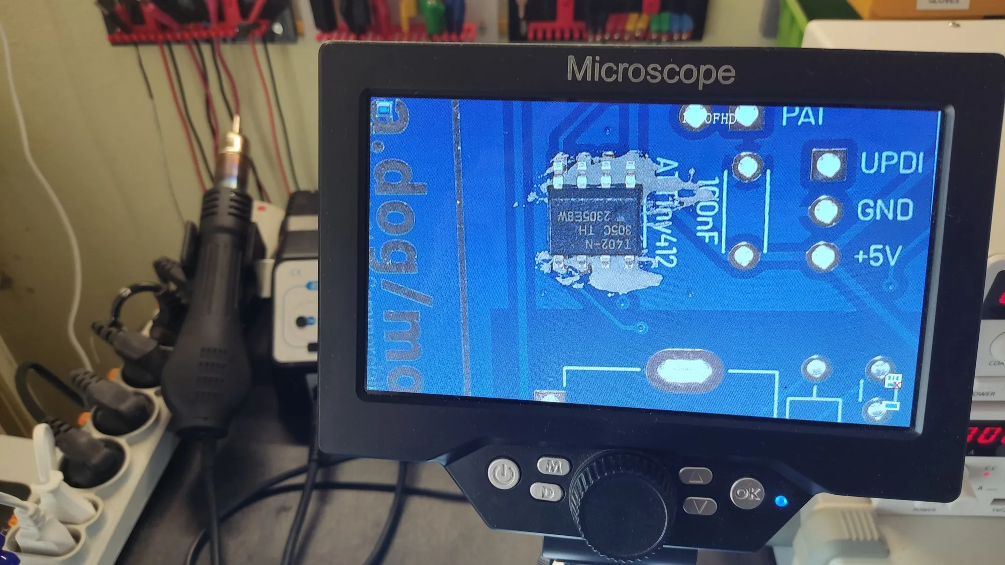 The Attiny on the microscope